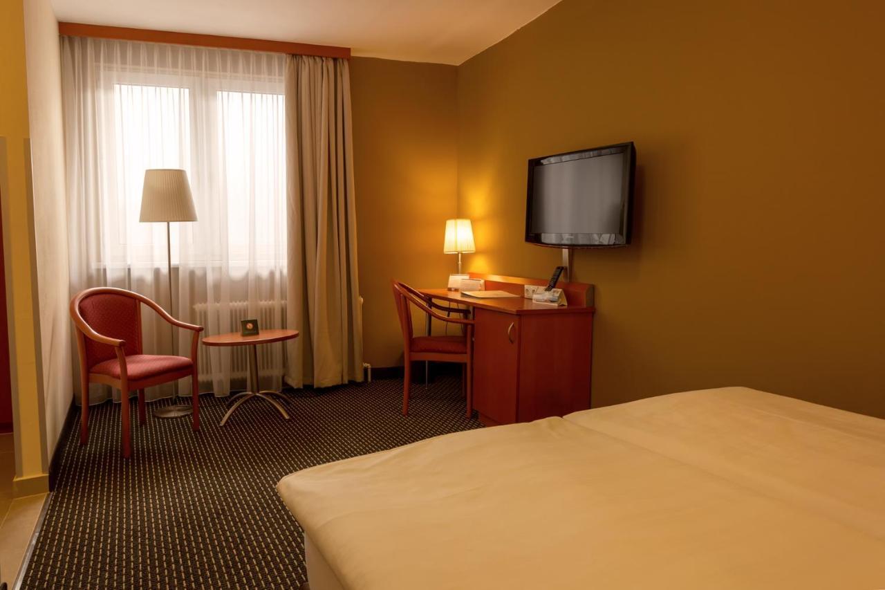 Central Hotel Loewen Фельдкирьх Экстерьер фото