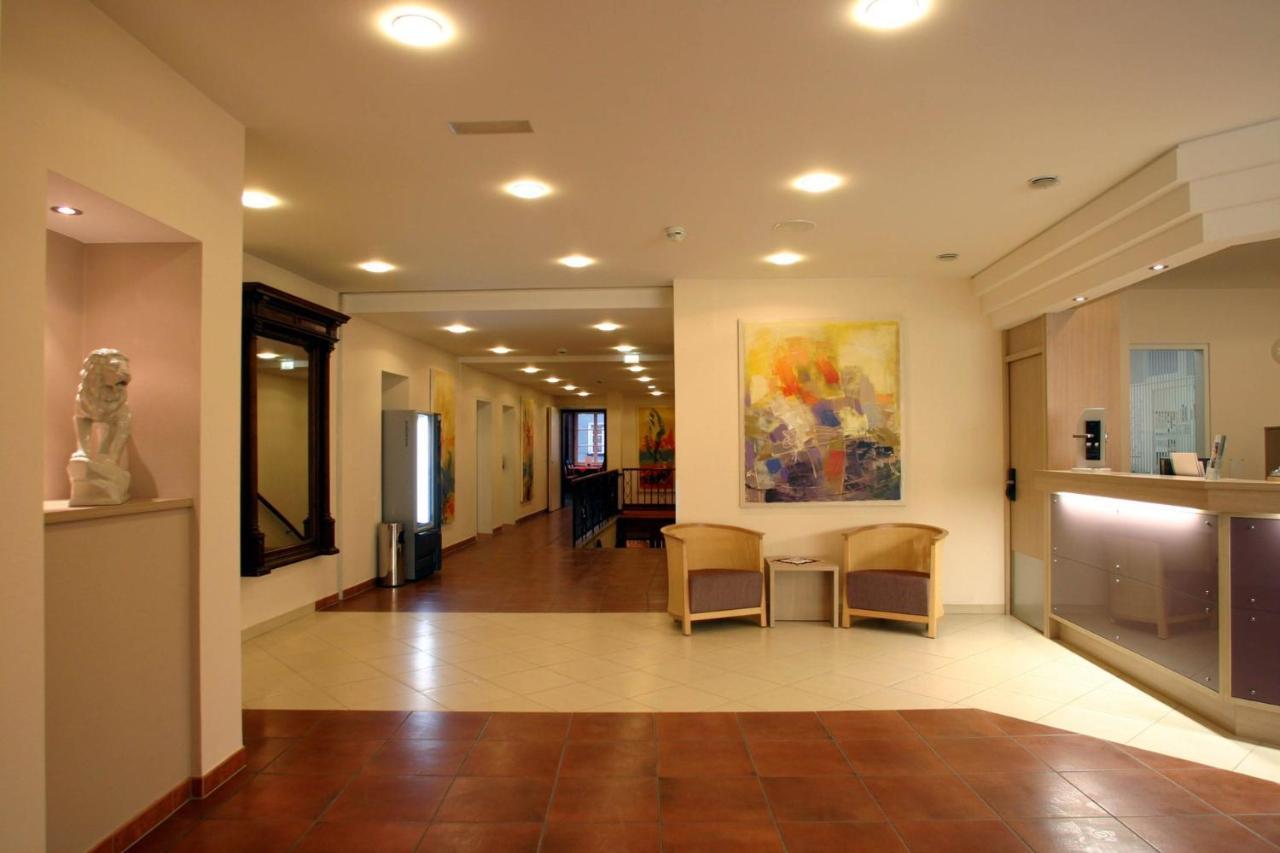 Central Hotel Loewen Фельдкирьх Экстерьер фото
